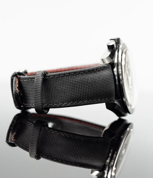 Omega Speedmaster Dark Side of the Moon 311.92.44.51.01.003